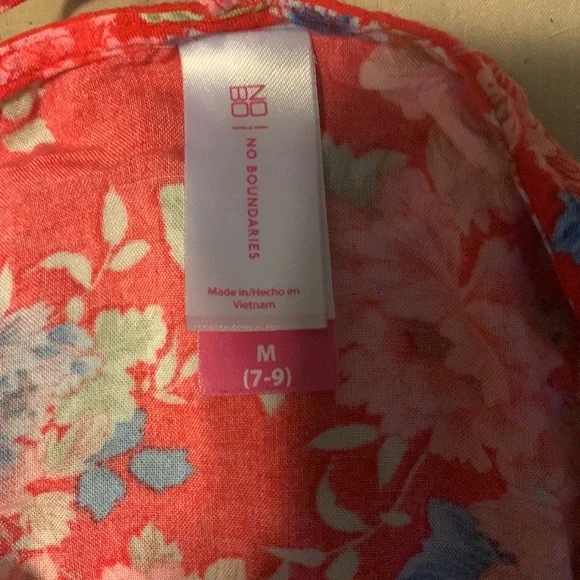 No boundaries womens red shirt with flowers and open back size medium (7-9) - Picture 3 of 3